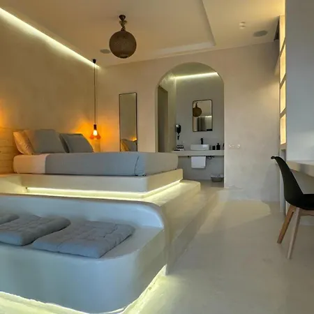 Salida Del Sol Santorini Lägenhetshotell Éxo Goniá